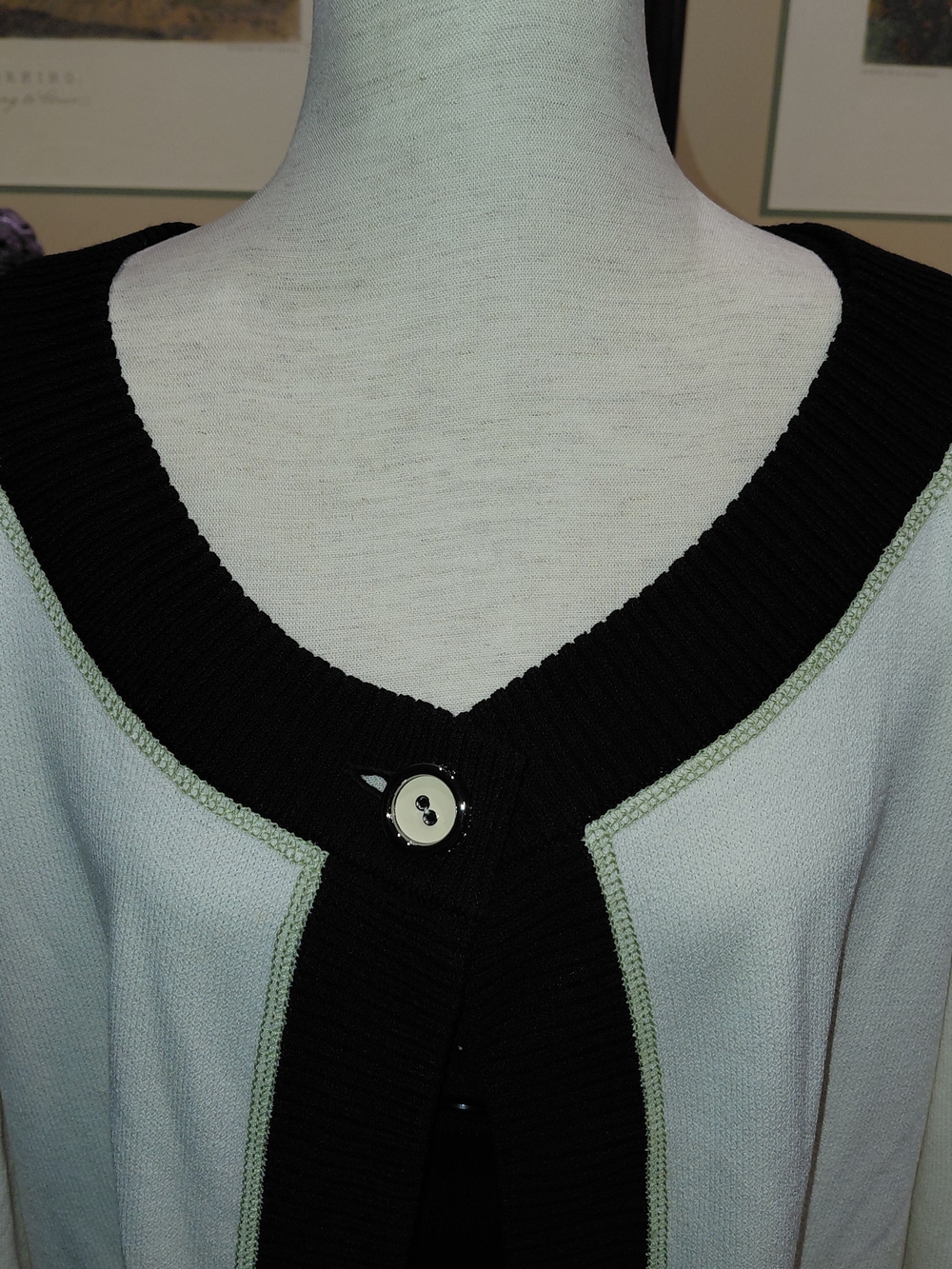 St. John Sport Cream White Wool Sweater Cardigan With Black Red Green Trim XL GC